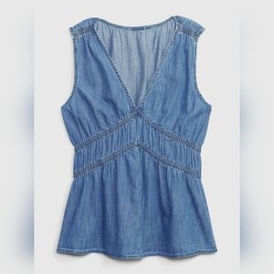 GAP NWT 100% Organic Cotton Denim Top with Washwell